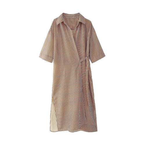 Dame omslagskjole med elegante striber og charmerende design Stilla