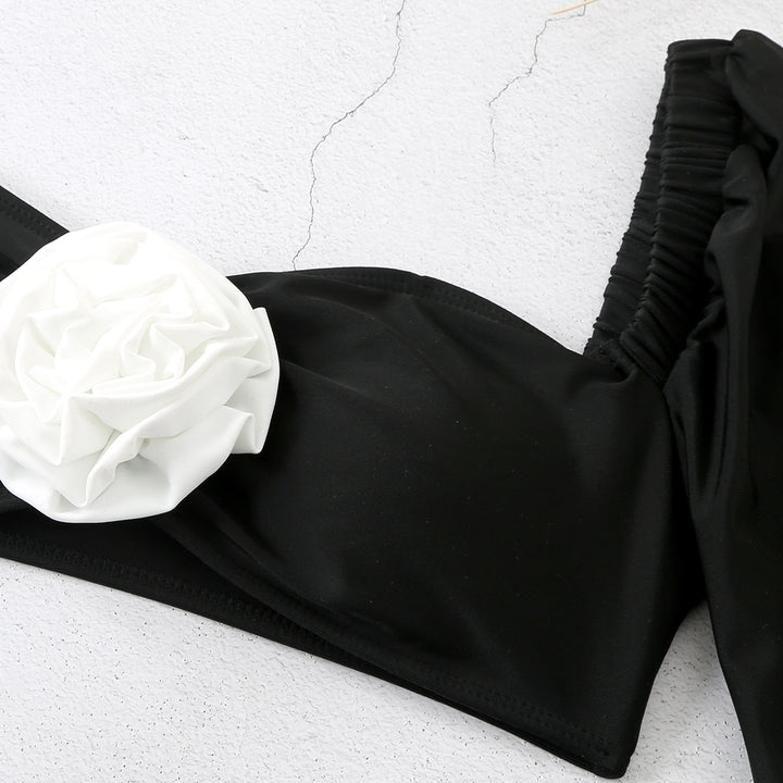 Dame Bikini-Set med elegante flæseærmer og blomsterdetalje Stilla
