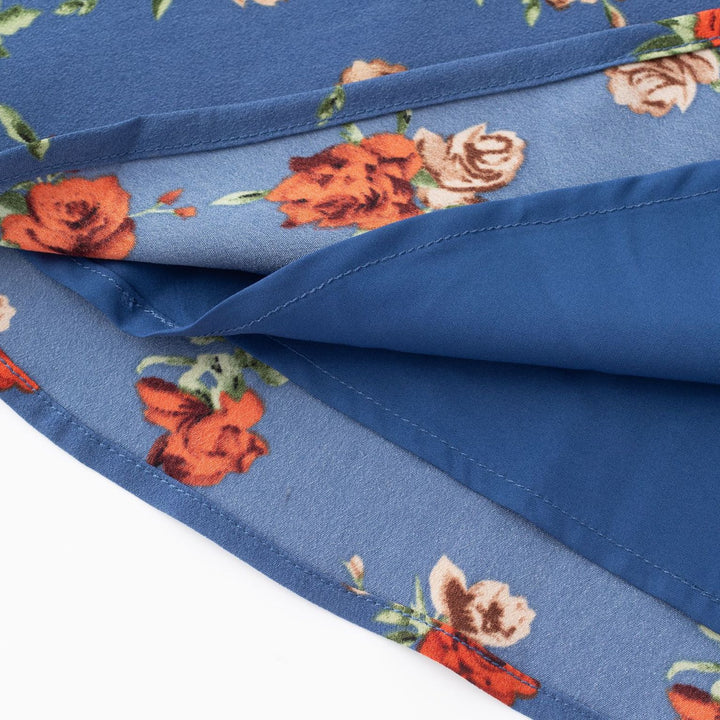 Dame V-hals sommerkjole med blomstret design og flydende snit Stilla