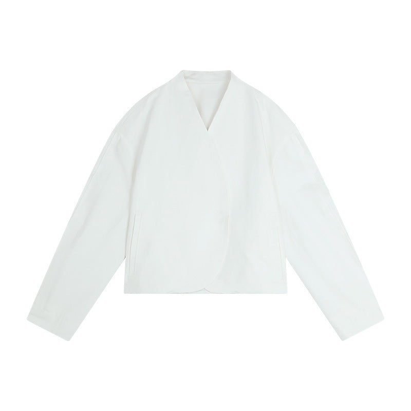 Dame stilfuld kort jakke i moderne kimono-design med sidelommer Stilla
