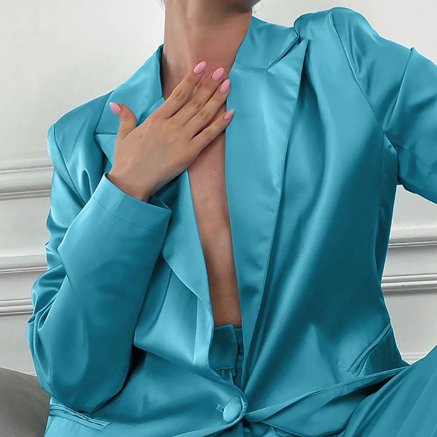 Dame elegant satin-sæt med moderne snit og bredt ben Stilla