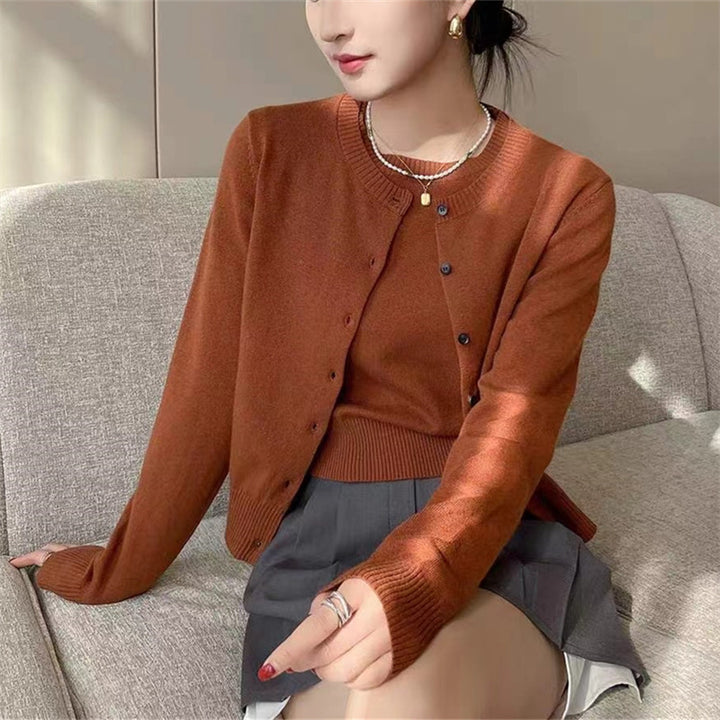 Kvinderne elegante cardigan med fine knapdetaljer og klassisk snit Stilla