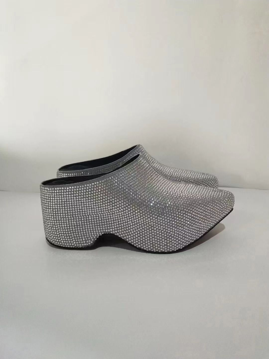 Femme med rhinsten udsmykkede clogs Stilla