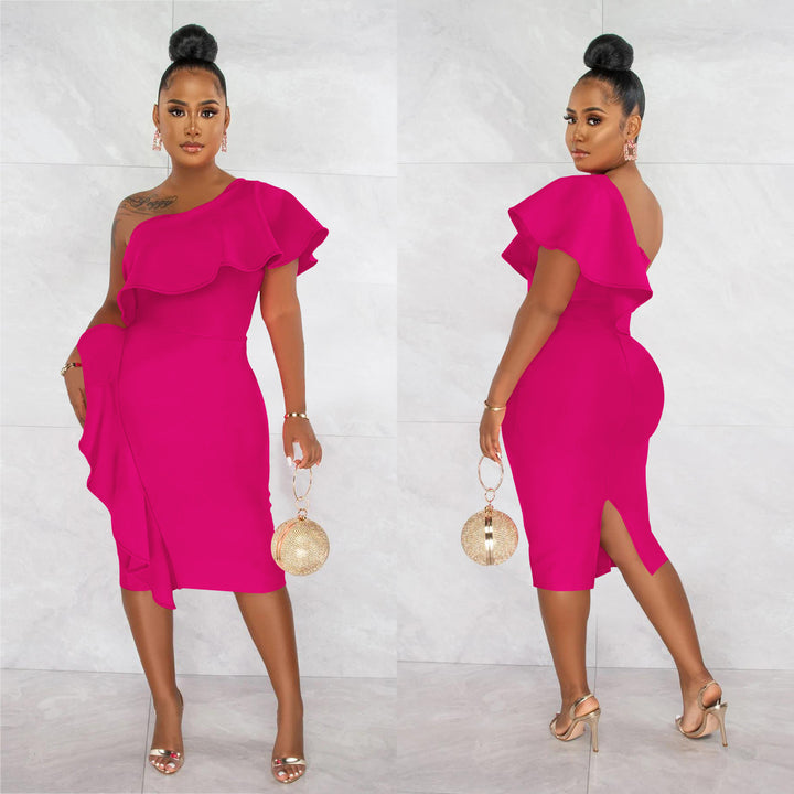 Dame Elegant One-Shoulder-Kjole med Volantdetaljer og Figursyet Snit Stilla