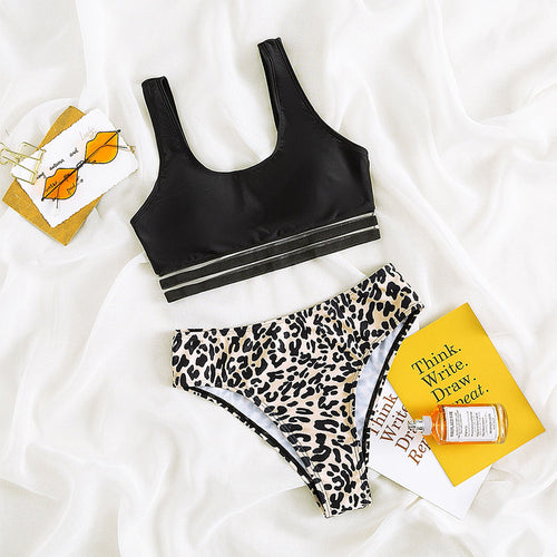 Dame Bikini sæt med trendy dyreprint og sporty crop top Skovae