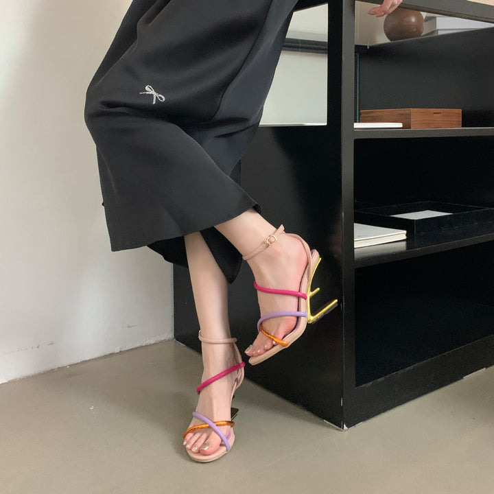 Dame elegante sandaler med moderne remme og komfortabelt fodseng Stilla