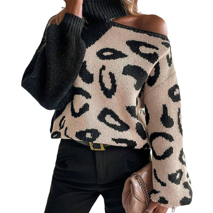 Kvindernes strikkede sweater med moderigtigt leopardmønster og høj krave Stilla