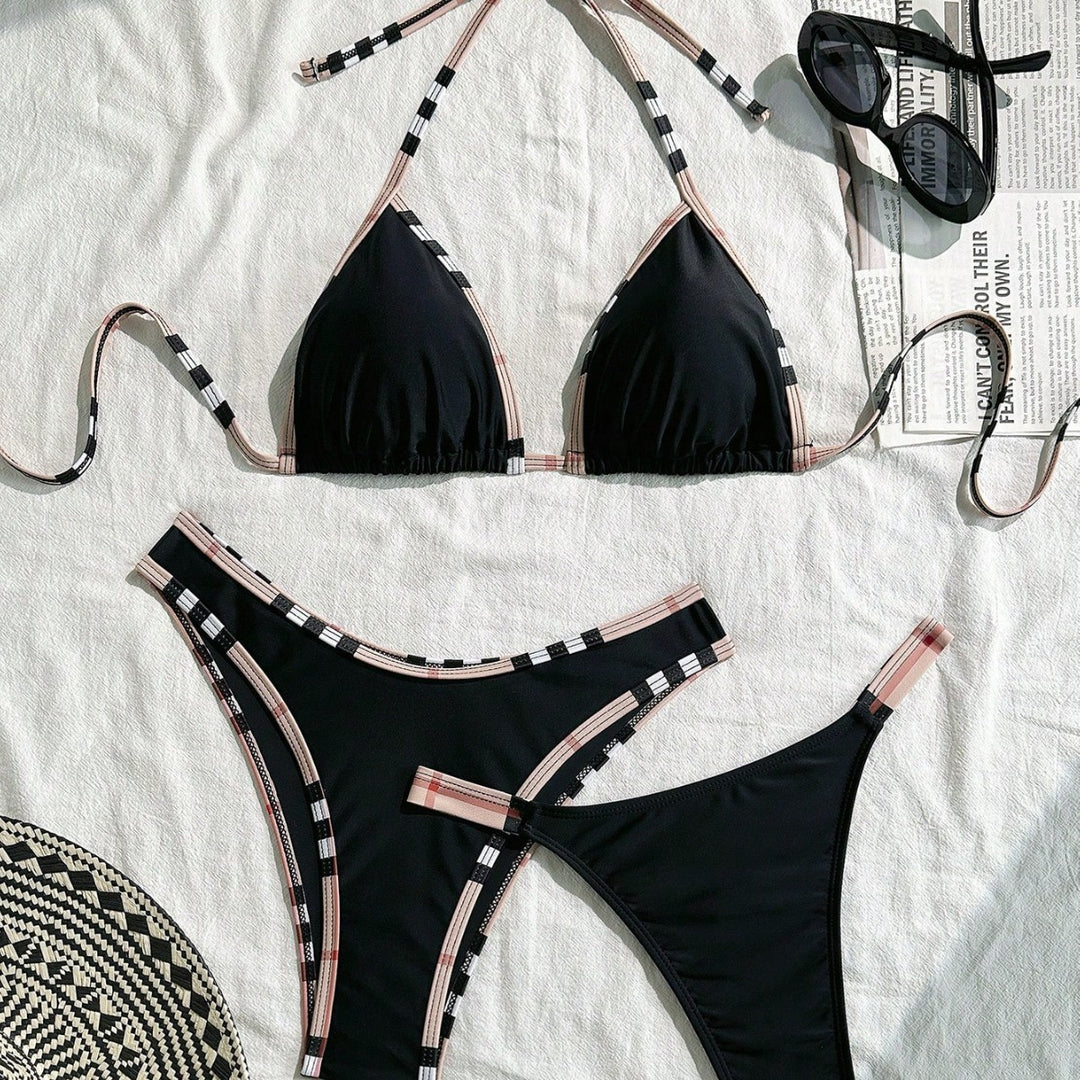 Dame Triangel-Bikini med justerbare stropper og elegante flæse detaljer Skovae