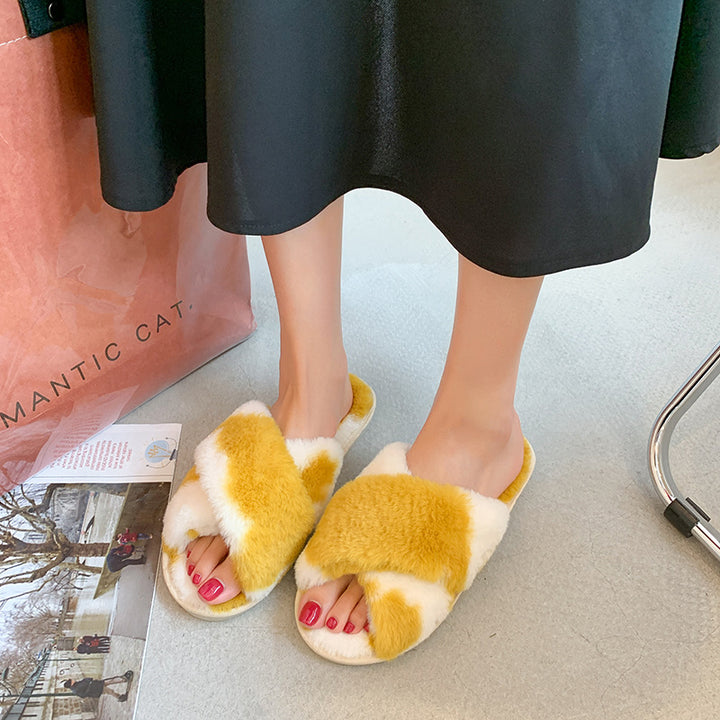 Dame Fuzzy Pantofler med korsdekoreret design og komfortabel sål Stilla