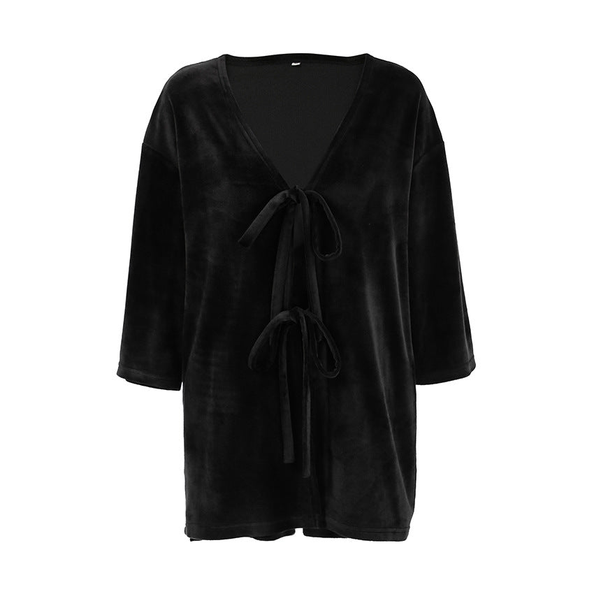 Dame luksuriøst velour loungewear sæt med bindekrave og dyb v-udskæring Stilla