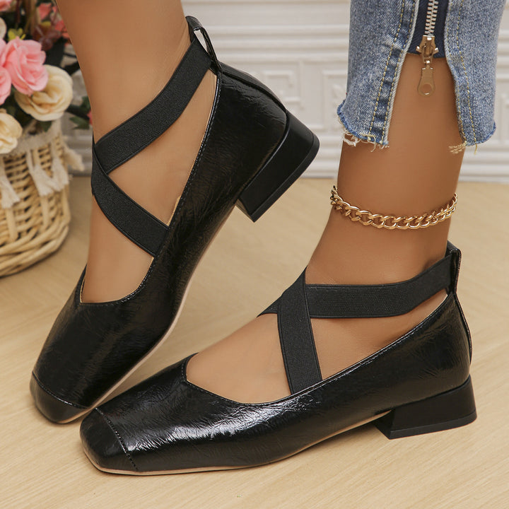 Dame Ballerinas med elastiske stropper og blankt overmateriale Stilla