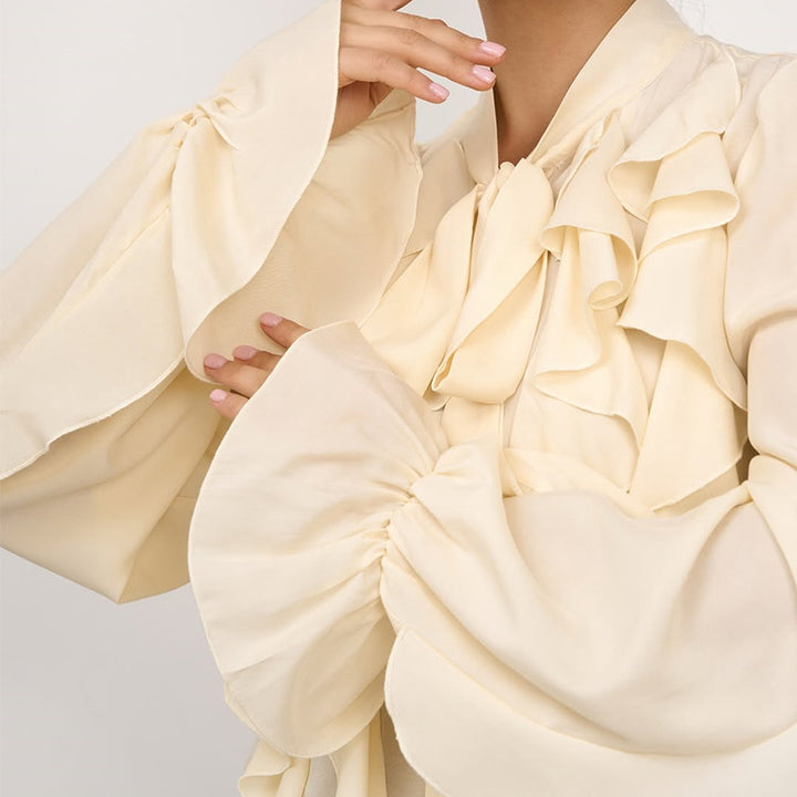 Dame rynket bluse med elegant krave og lange ærmer Stilla