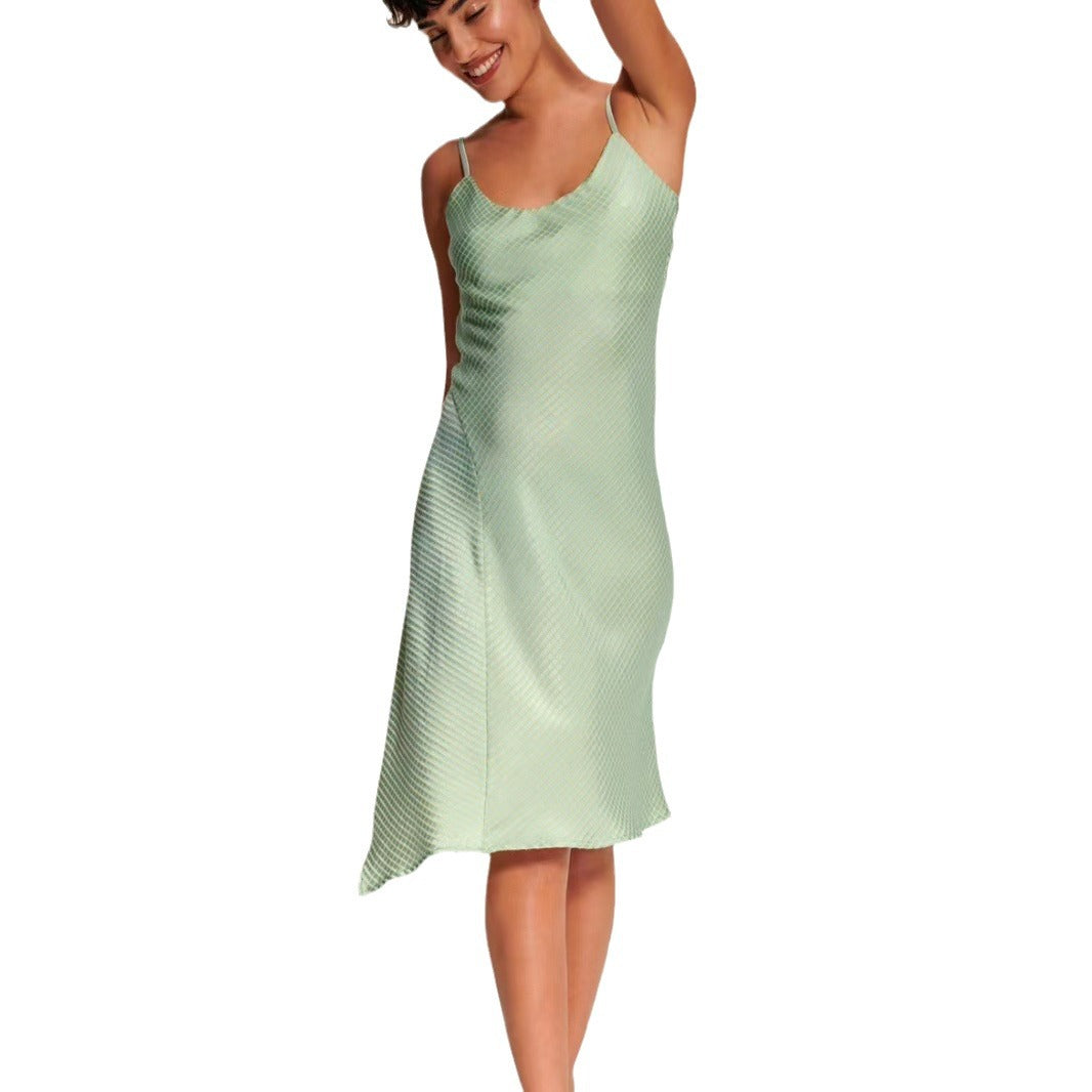 Dame Satin Kjole i elegant snit Stilla