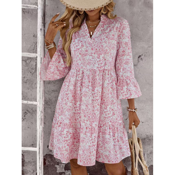 Dame sommerligt chiffonkjole med blomsterdesign og ruffles detaljer Skovae