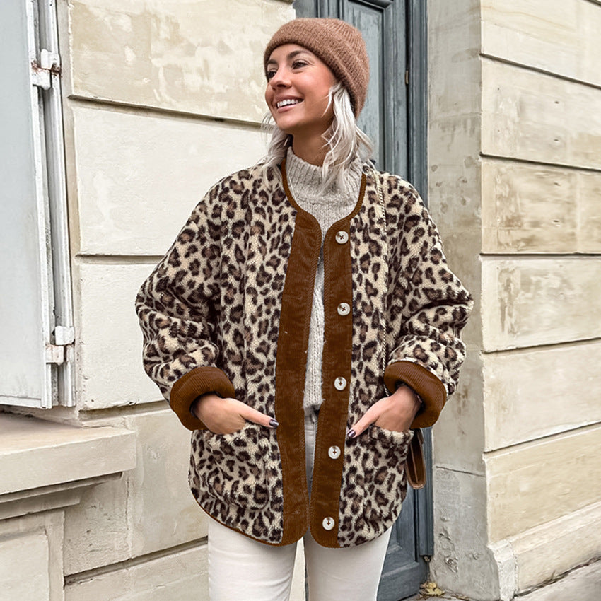 Dame kort frakke med livlig dyreprint og fleece-for Stilla