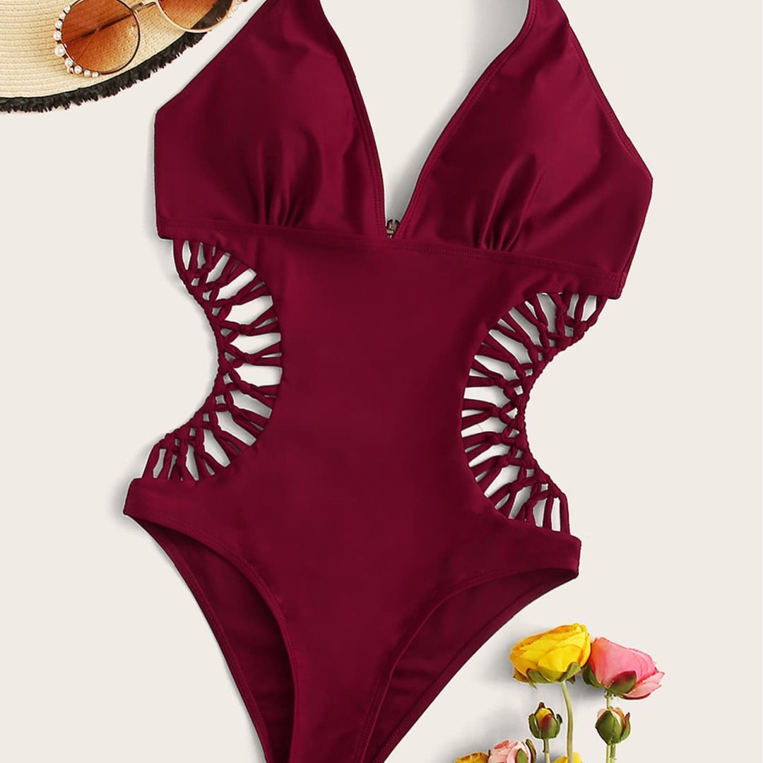 Damebadedragt med moderne cut-out-detaljer og justerbart halterneck Stilla