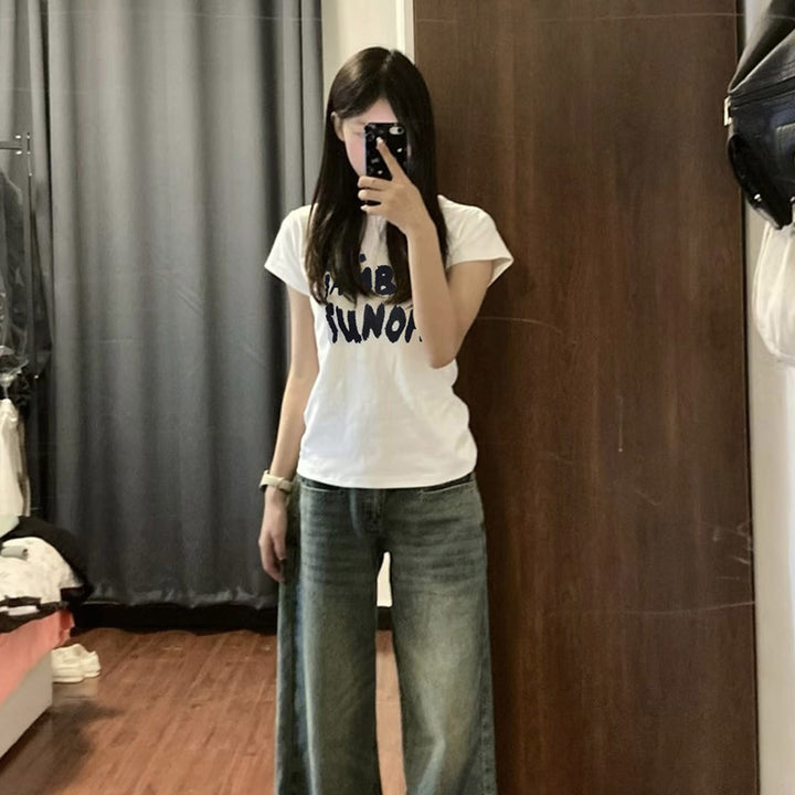 Femme Casual Fit Grafik T-shirt og Loose-Leg Denim Bukser Stilla