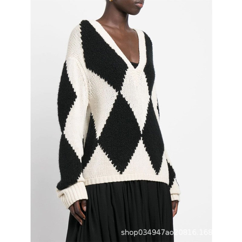 Dame Groft-strikket sweater med V-hals og moderne rombmønster Stilla
