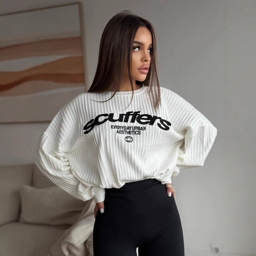 Kvinders sweatshirt med stilfuld skrift og trendy ribbet tekstur Stilla