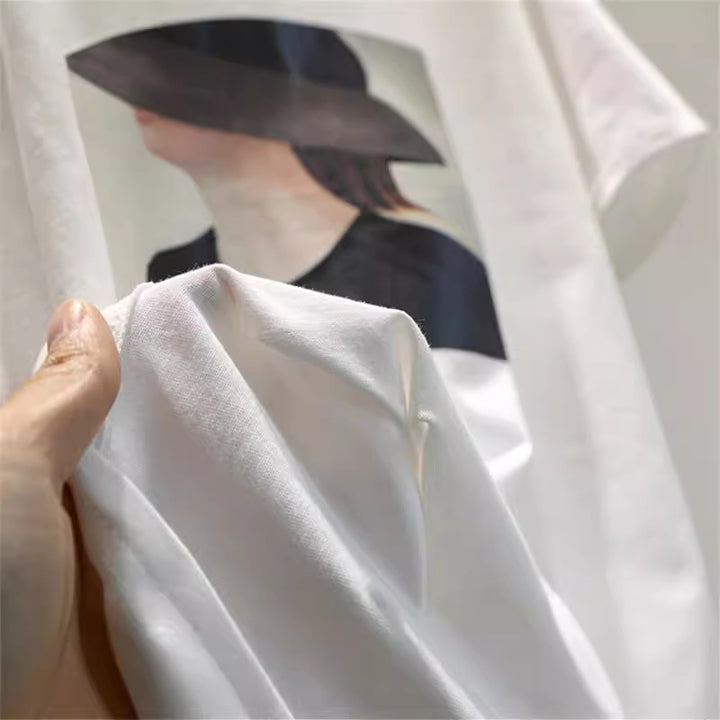 Dame T-shirt med moderne grafiktryk og afslappet oversized-snit Stilla