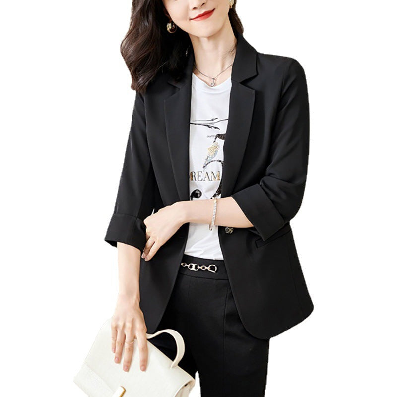 Dame stilfuld blazer med elegante detaljer og moderne snit Stilla