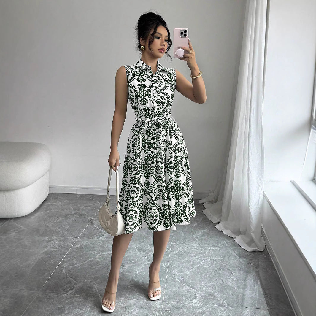 Dame sommerligt knælangt kjole med floral print og bånd Stilla