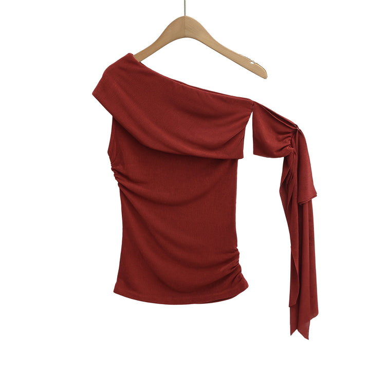 Dame stilfuldt, asymmetrisk top med raffinerede draperingselementer Stilla
