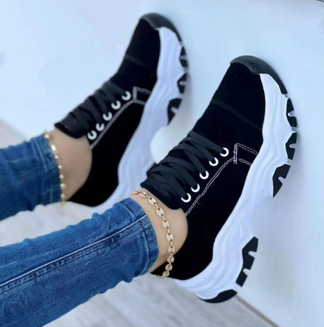 Dame Chunky Sneakers i sporty design med skridsikker sål og åndbart overmateriale Stilla