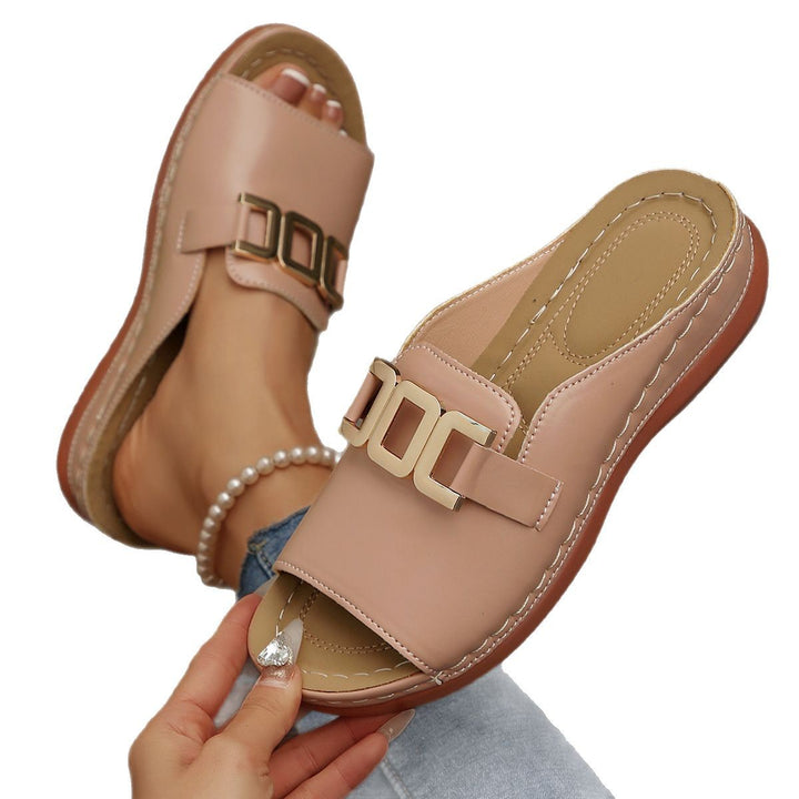Dame komfortable toe separator sandaler med elegant spænde design Stilla