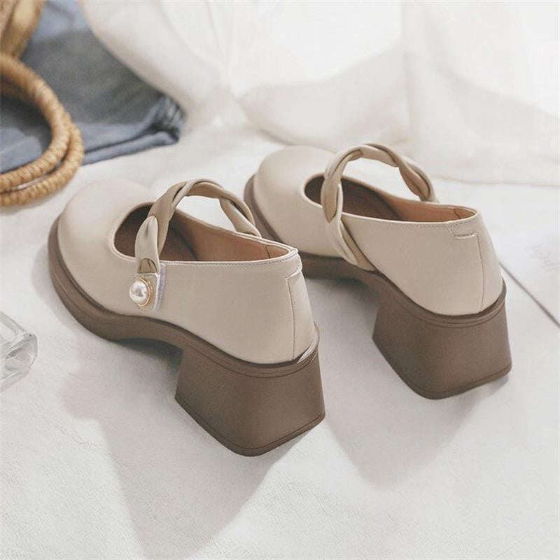 Dame elegante Mary Jane Pumps med modig rem og smart perle-detail Stilla