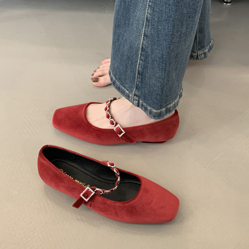 Dame ballerinaer med dekorativt remdesign og elegante accenter Stilla