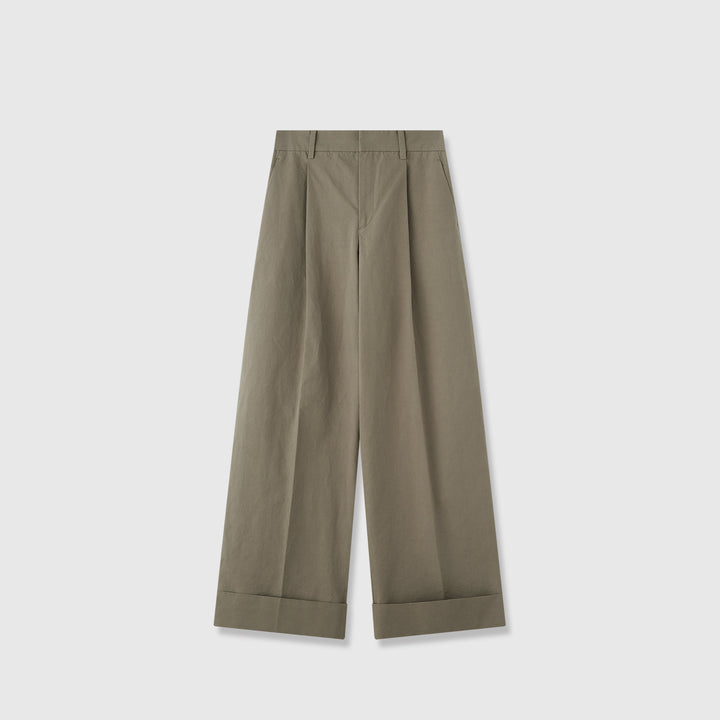Dame bred sommerbukser lavet af let, åndbart materiale med elegante folder Stilla
