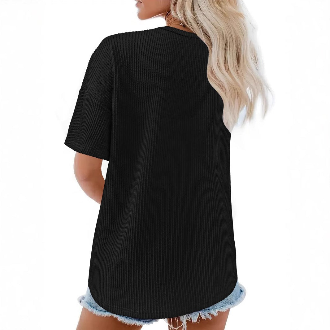 Dame afslappet V-hals T-shirt med brystlomme og løs pasform Stilla