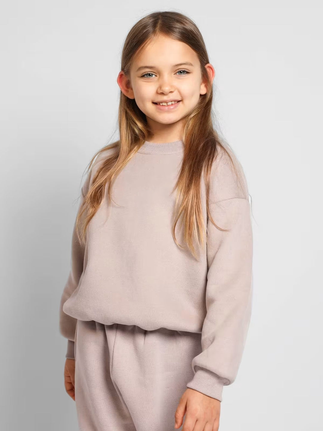 Kvinders afslappede sweatshirt med sænkede skuldre og blødt materiale
