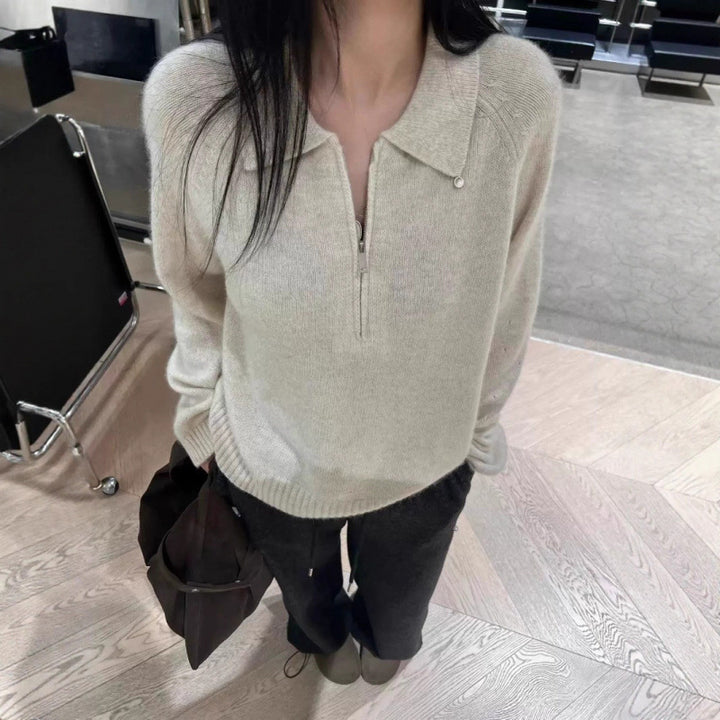 Kvinders sweater med sidelukning og elegant krave Stilla