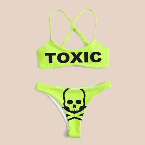 Dame Sportbikini med iøjnefaldende skrift og skull-design Skovae