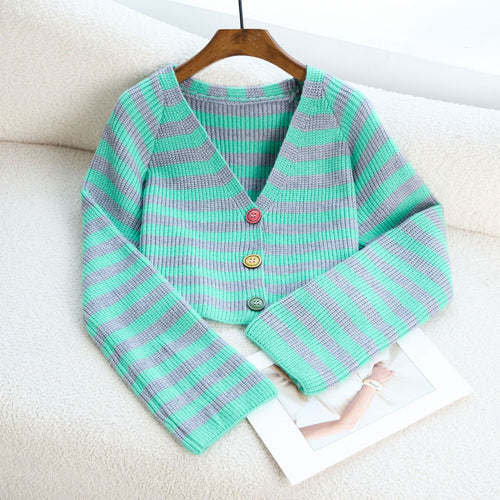 Kvinders cropped cardigan med farverige knapdetaljer og moderne design Stilla