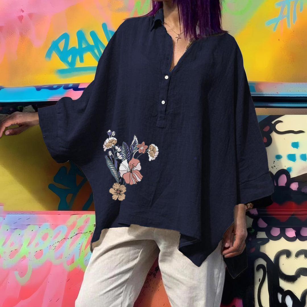 Damebluse i oversized stil med blomsterdesign Stilla
