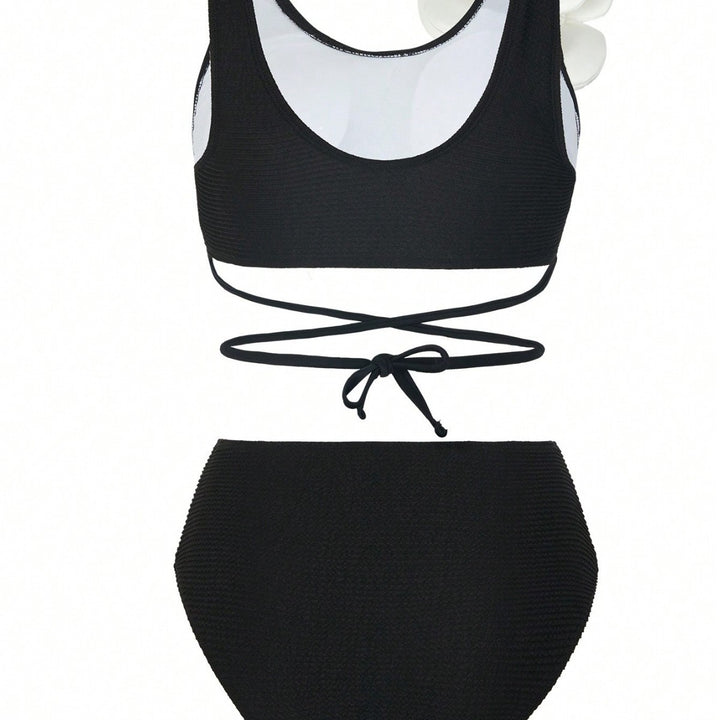 Dame bikini sæt med chic cover-up og trendy blomsterdetalje Stilla