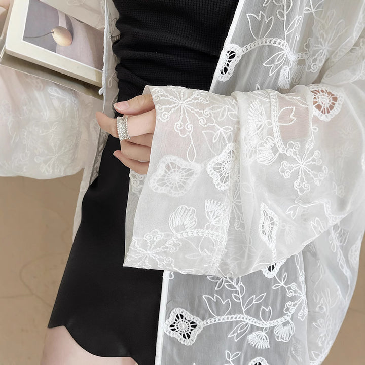 Dame luftig bluse med sart blonde og elegant struktur Stilla