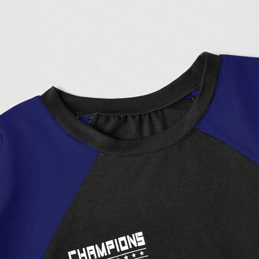 Dame Crop-T-shirt med sportsligt design og iøjnefaldende grafisk tryk Stilla
