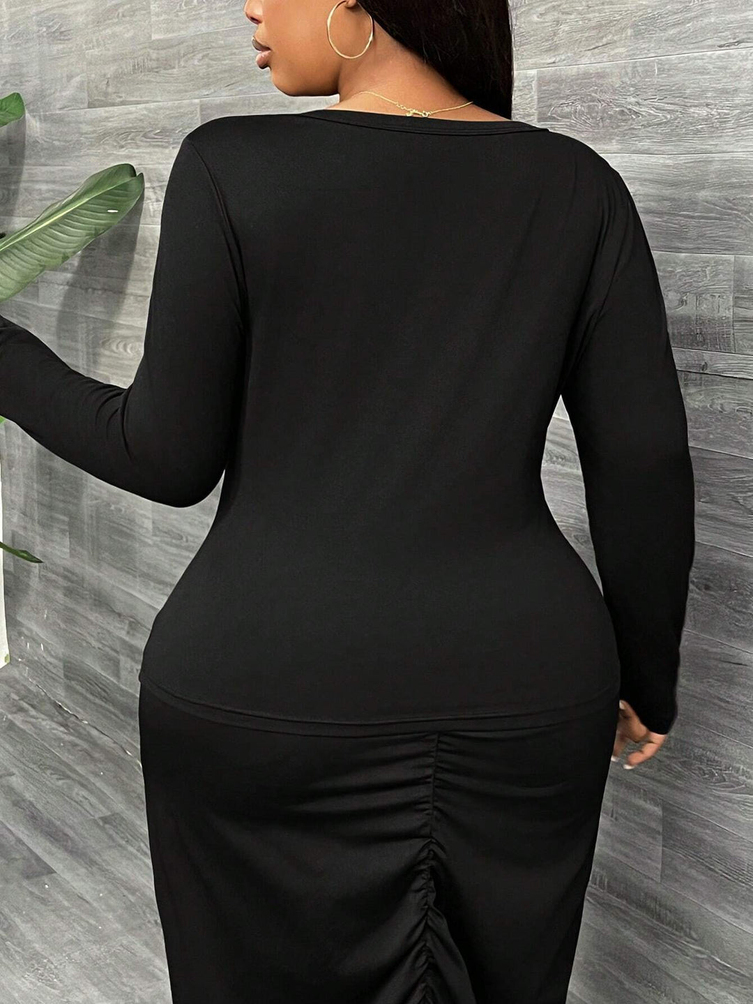 Dame wrapperkjole med elegant drapering og lange ærmer Stilla