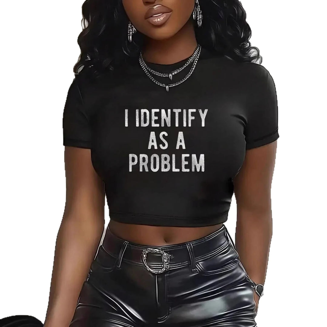 Dame Crop-T-shirt med kreativt slogan og moderne snit Skovae
