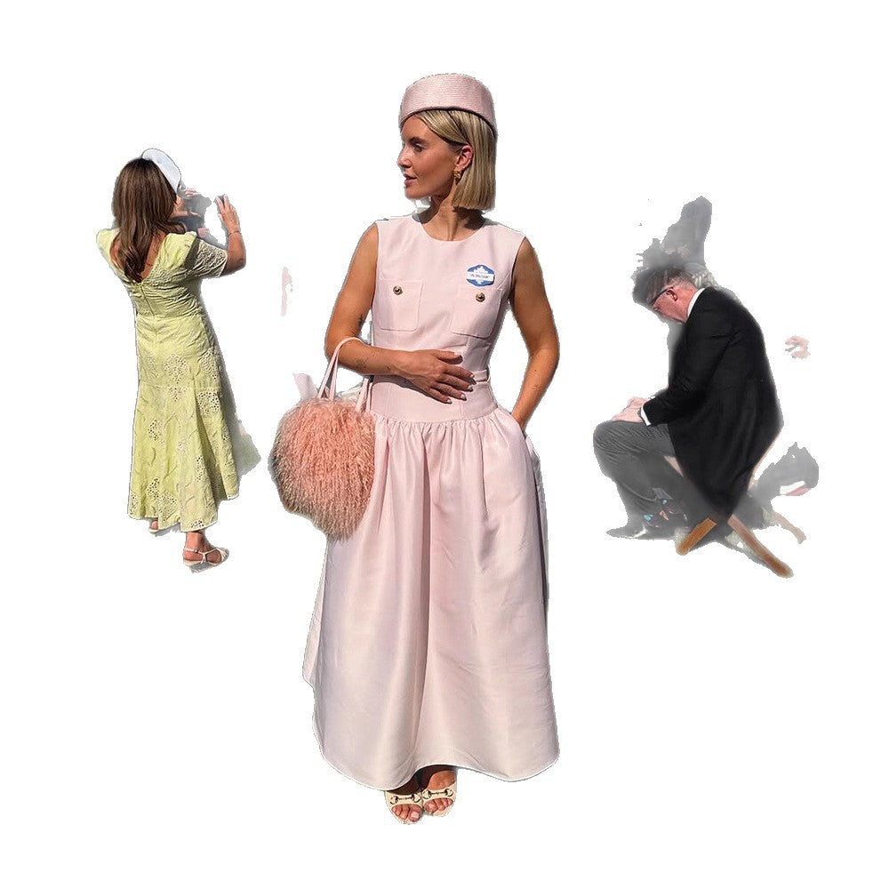 Dame Maxikjole med elegant taljebånd og asymmetrisk kant Stilla