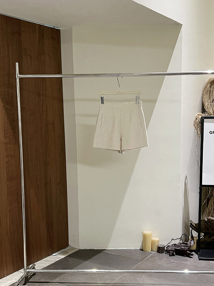 Dame elegante shorts i minimalistisk stil med høj talje og praktiske lommer Stilla