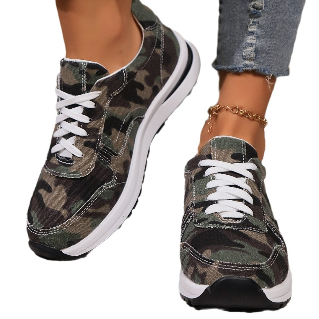 Dame Sporty Sneakers i trendy Camouflage-design Stilla