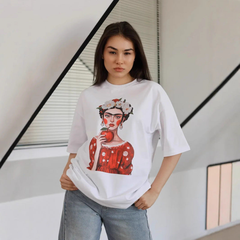 Dame T-shirt med kunstnerisk Frida Kahlo motiv og afslappet oversized snit Stilla