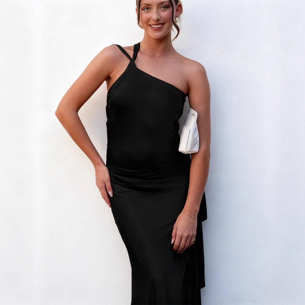 Dames elegant maxi kjole med asymmetrisk halter design og skinnende satin Skovae