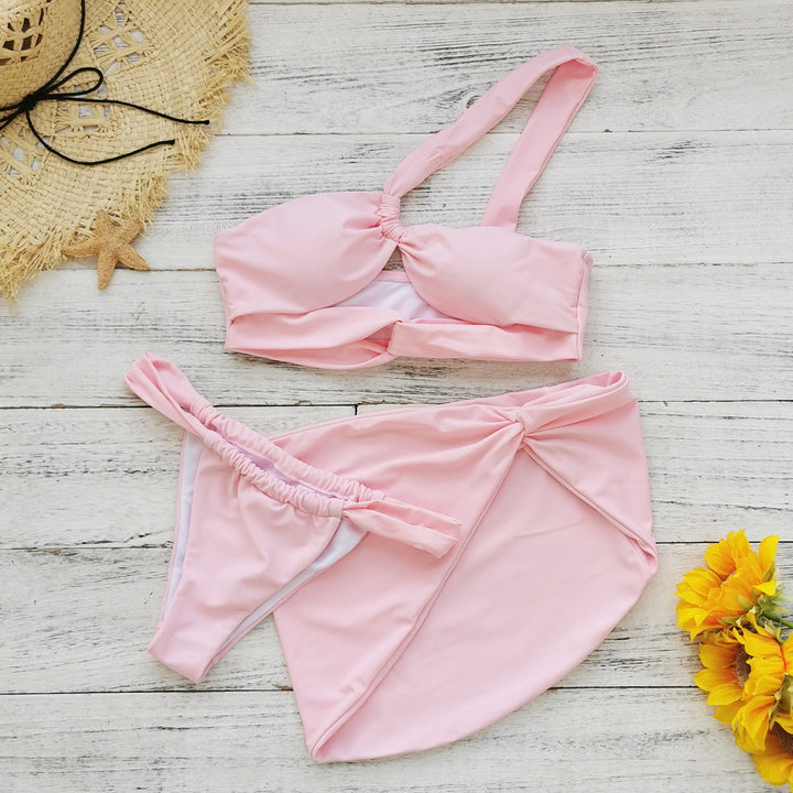 Dame bikini-sæt med elegant indpakningsskørt og moderigtigt bustier-top Stilla