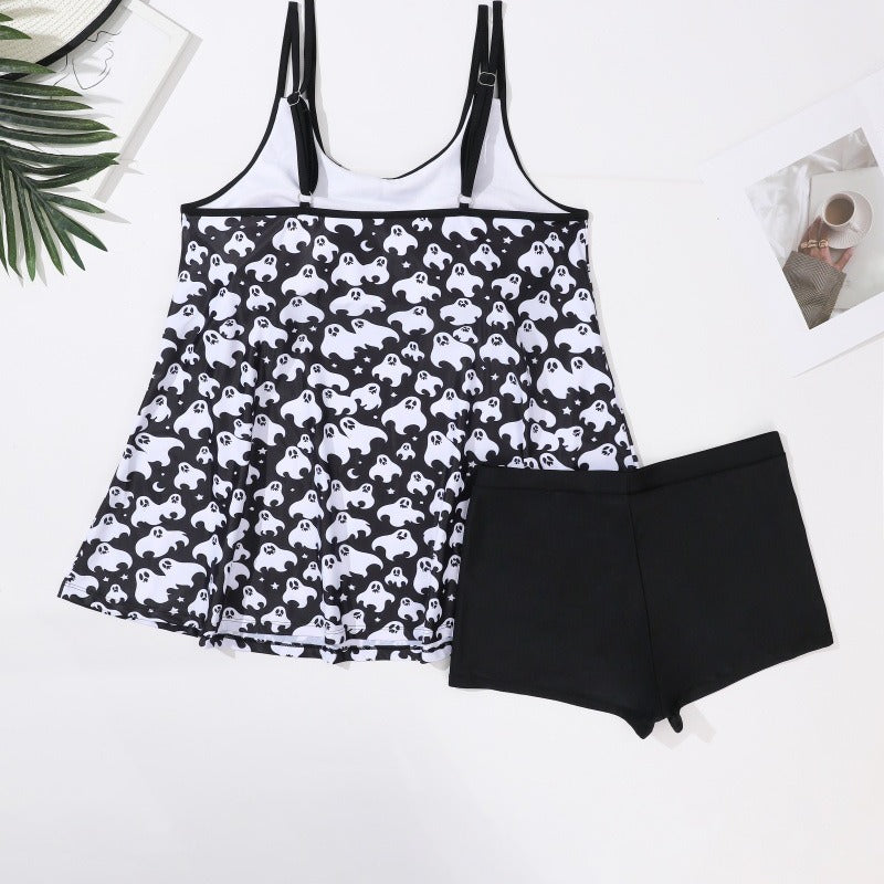 Damer legende strand-outfit med flydende top og shorts Skovae